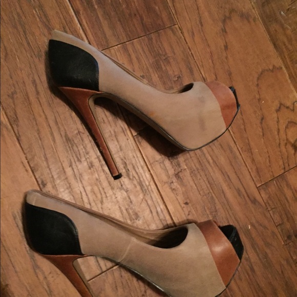 Jessica Simpson stilettos - Picture 2 of 6